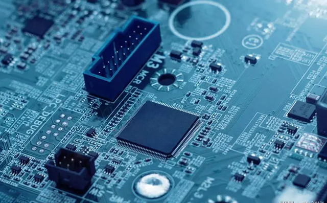 收購(gòu) Broadcom：主機(jī)總線適配器、RAID 控制卡、SAS 擴(kuò)展器、硬盤驅(qū)動(dòng)器