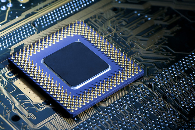 供應(yīng) Renesas 時(shí)鐘和定時(shí)：晶體振蕩器、抖動(dòng)衰減器、VersaClock 可編程時(shí)鐘
